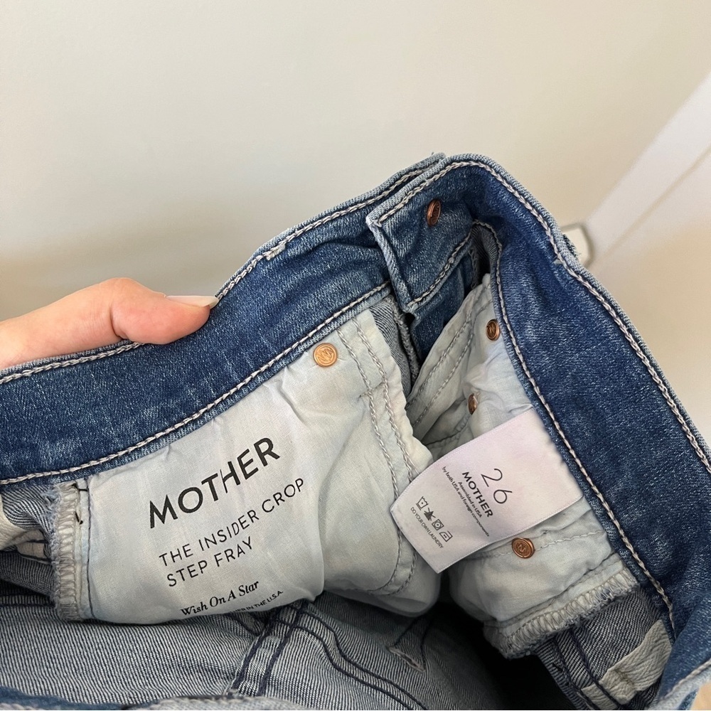 MOTHER Women's The Insider Crop Step Fray Jeans in Wish On A Star Wash 26 - Picture 7 of 7
